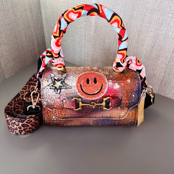 Hand Painted Artsy Purse w/ Detachable Crossbody Strap - Picture 10 of 11